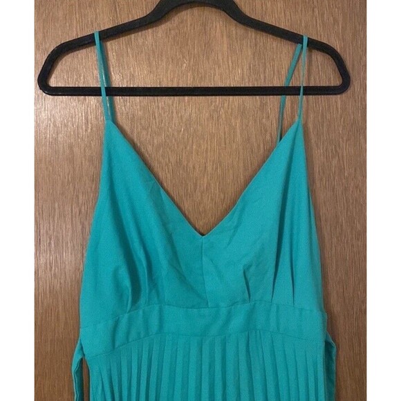 Charmed Hearts Green Pleated Maxi Dress Women's Size XL Adjustable Strap Elegant - Picture 2 of 5